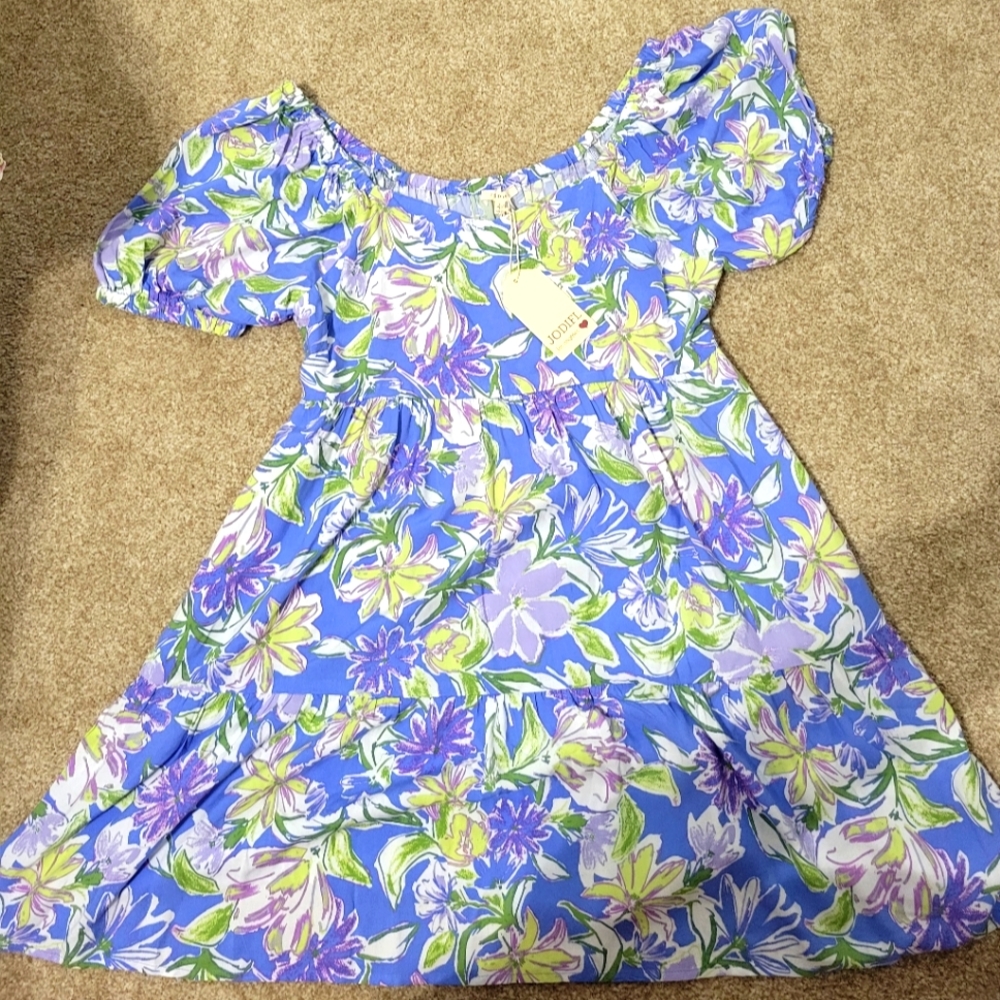 Jodifl Purple Floral Dress. Size Large. NWT.